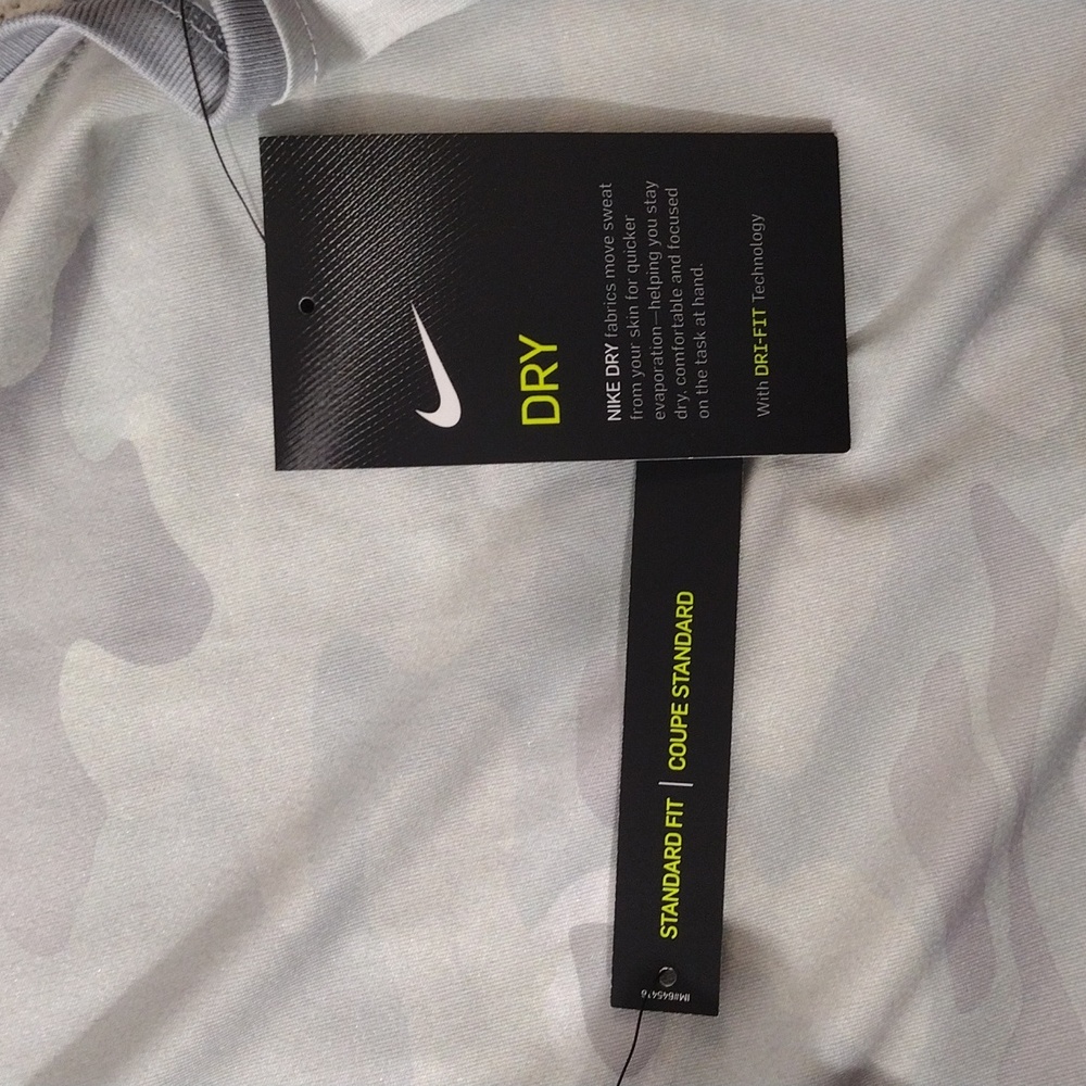 NWT Nike Camo Training Standard Fit Women's Tank Top size Medium - Picture 9 of 12